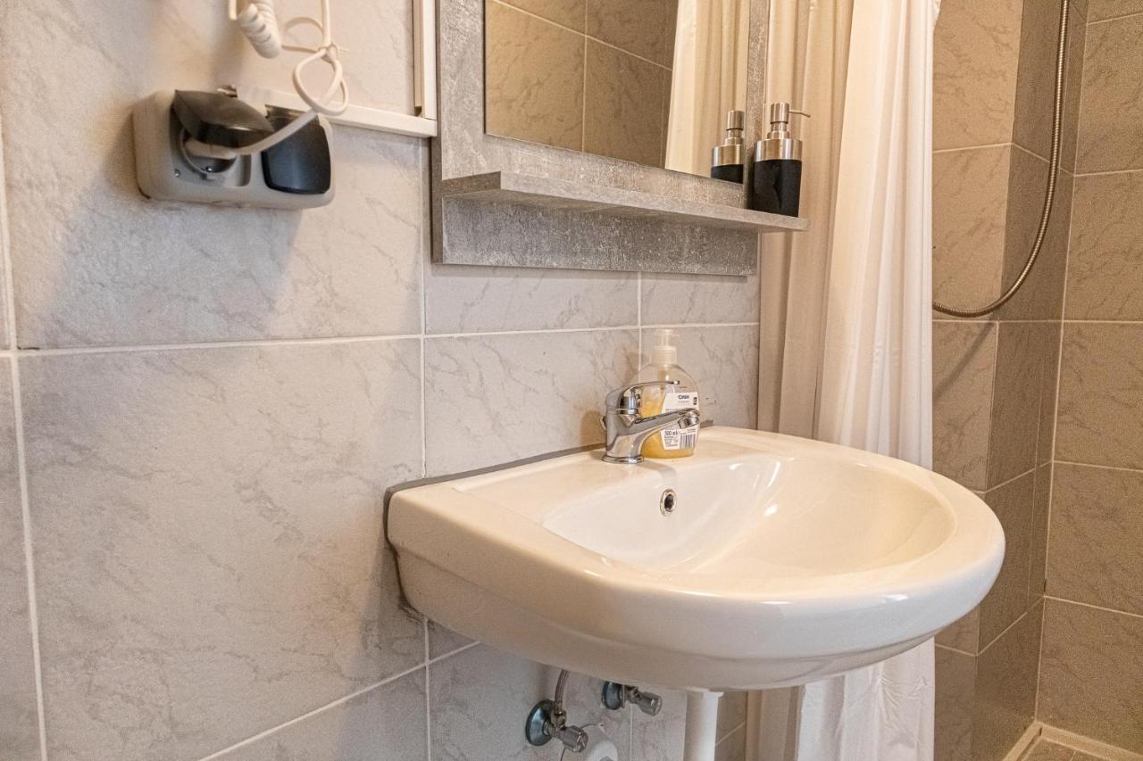 Pleasing Room Hauptbahnhof With Best Location Viena Exterior foto