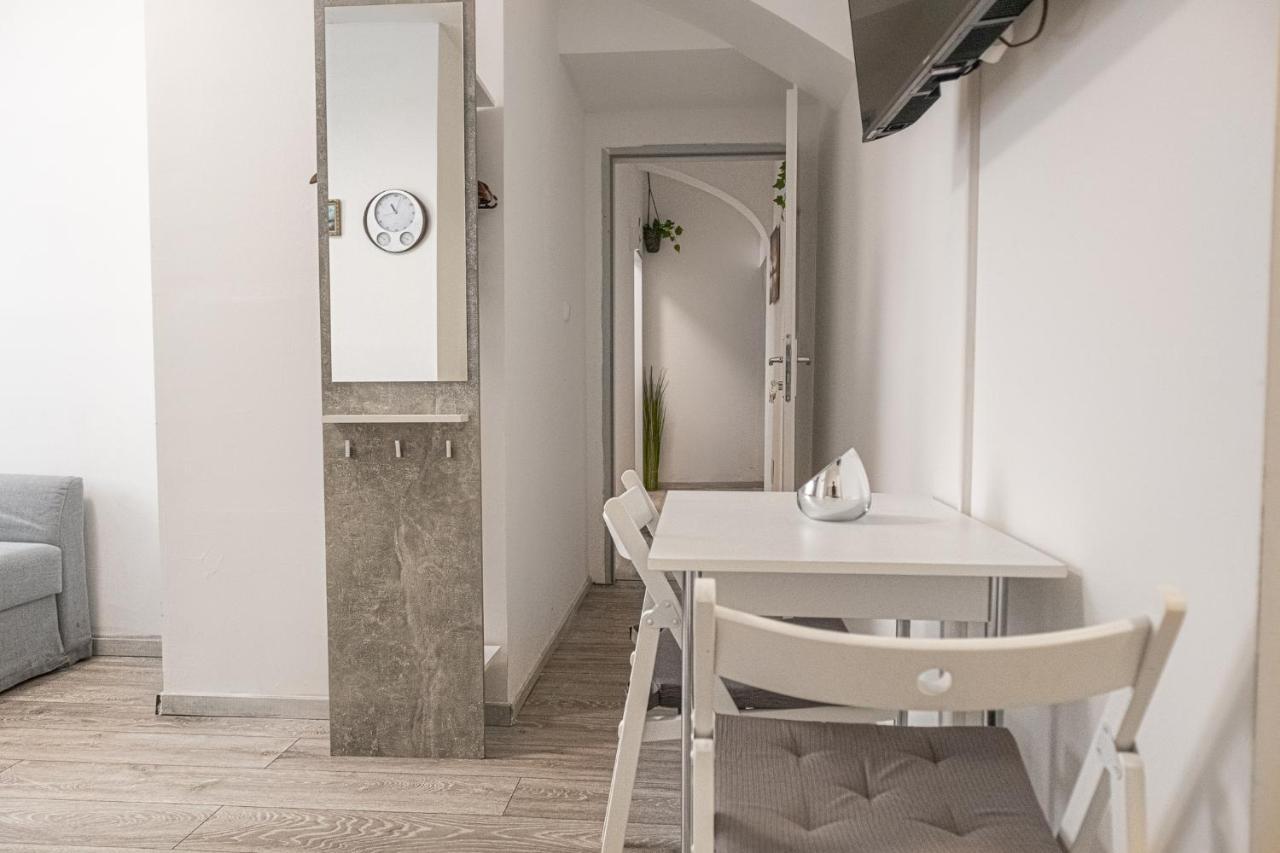 Pleasing Room Hauptbahnhof With Best Location Viena Exterior foto